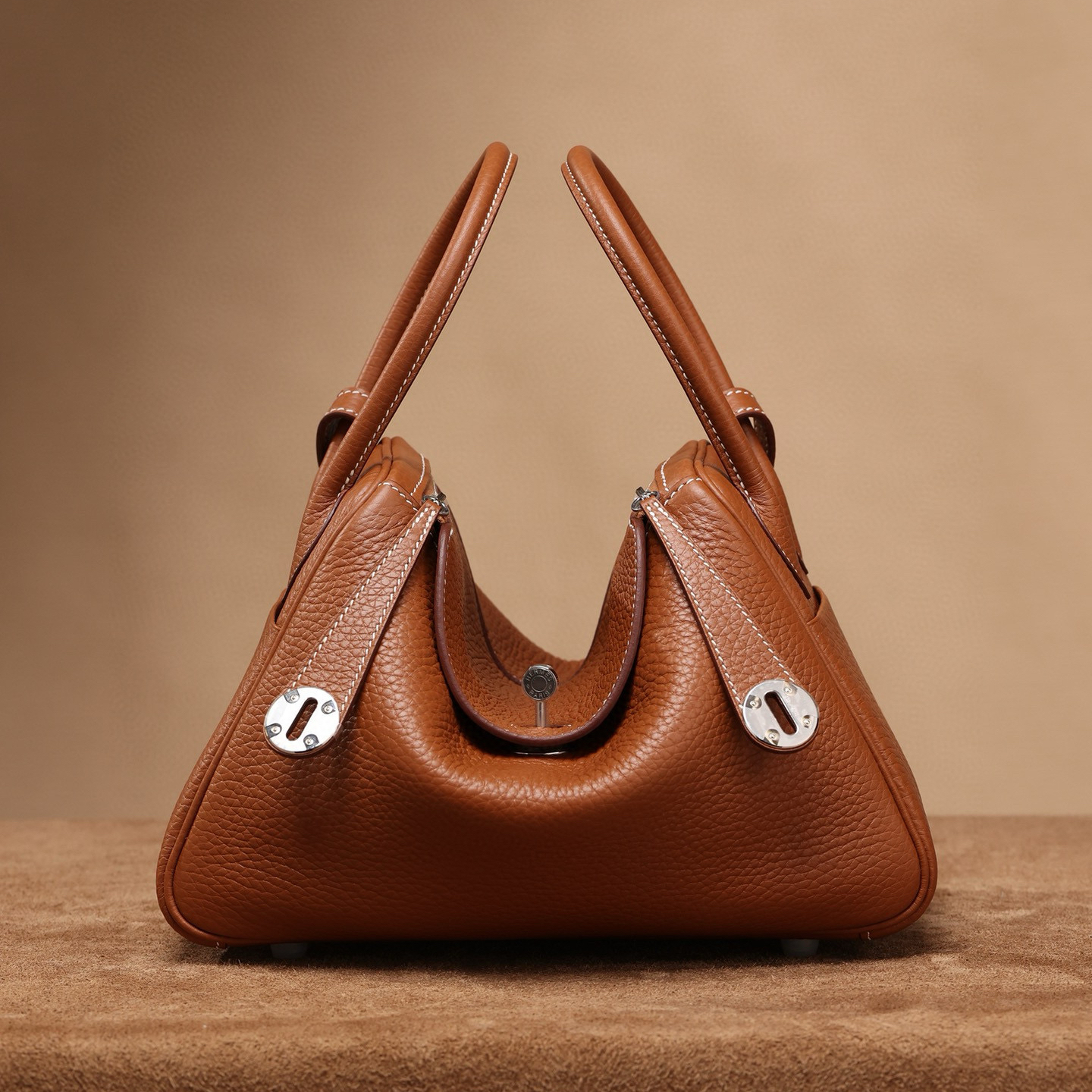 Hermès Lindy 26｜金棕色TC皮｜銀扣