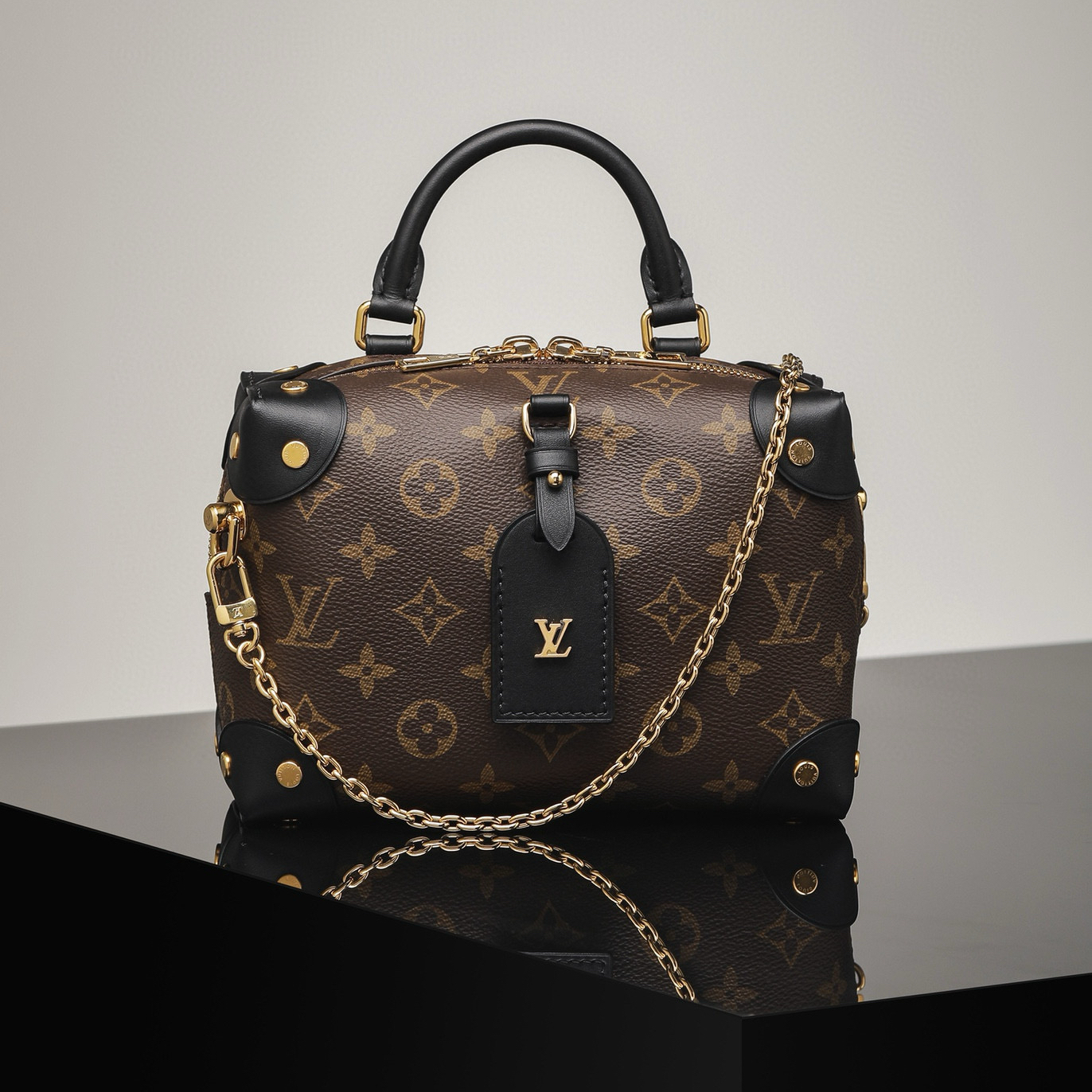 Louis Vuitton Petite Malle 系列盒子包 黑色老花工藝解析