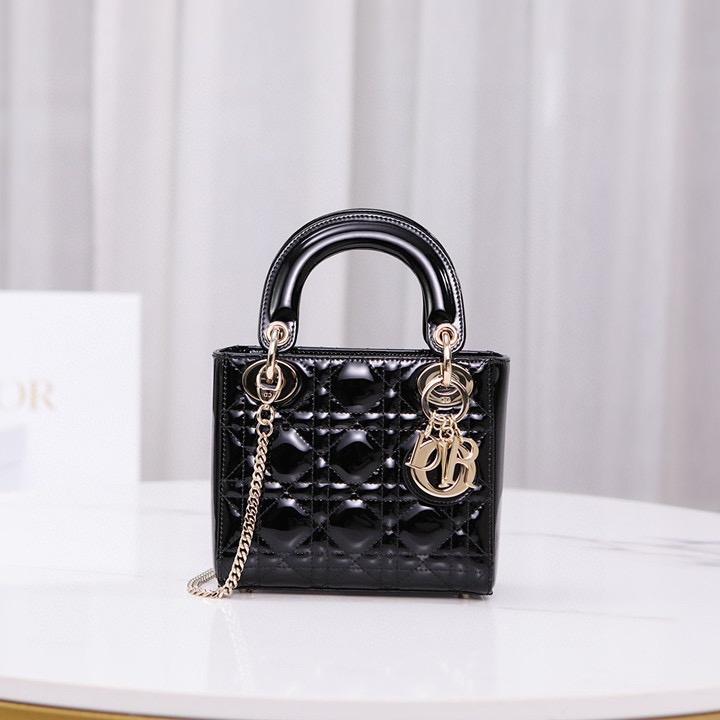 Dior Lady 系列三格手袋漆皮黑金款工藝鑑賞