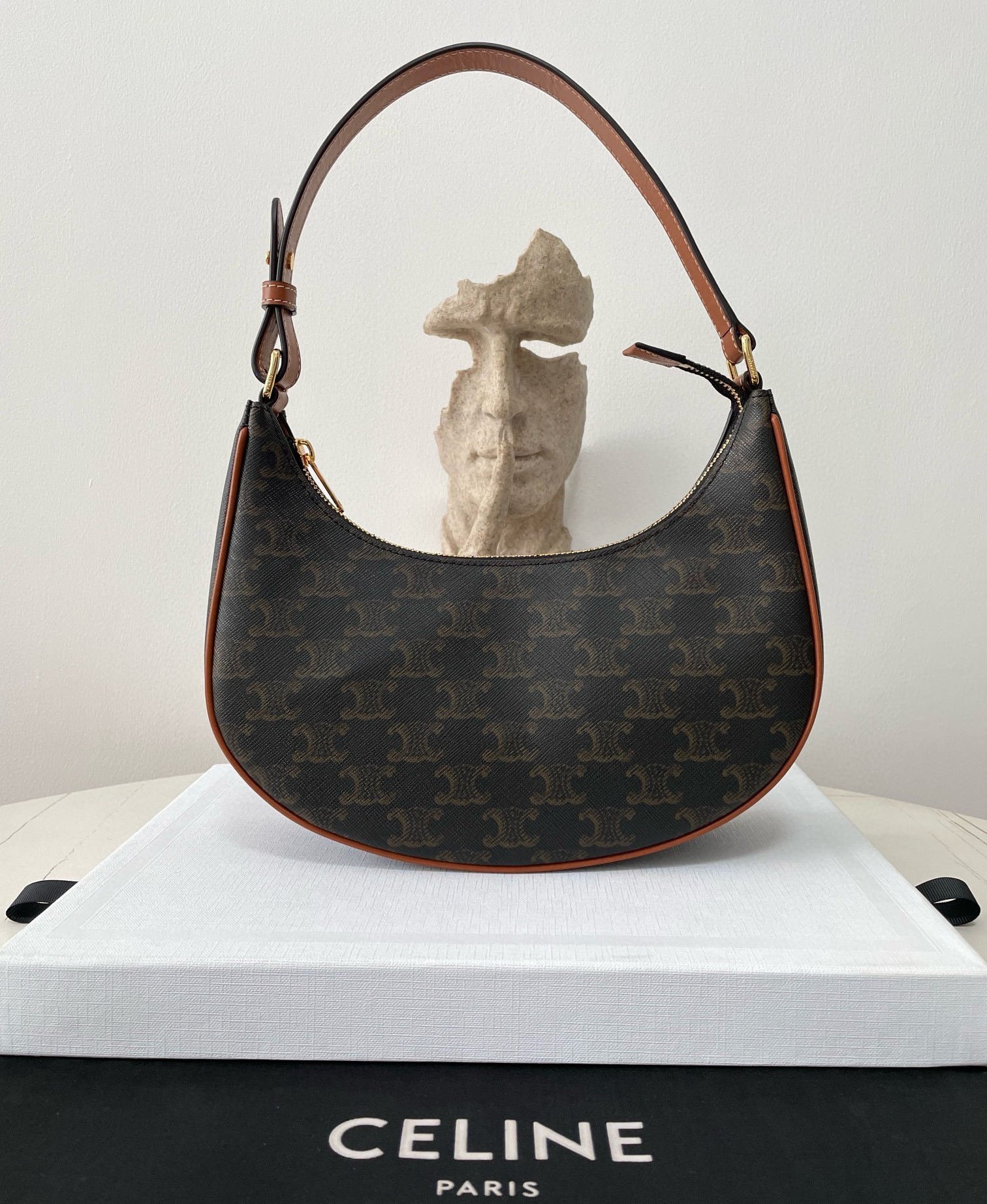 頂級復刻高仿Celine*AVATriomphe系列腋下包棕色 99%真
