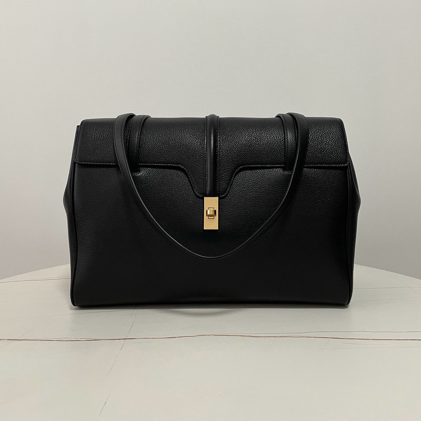 頂級復刻高仿Celine*Soft16系列手提袋黑色大號 99%相似