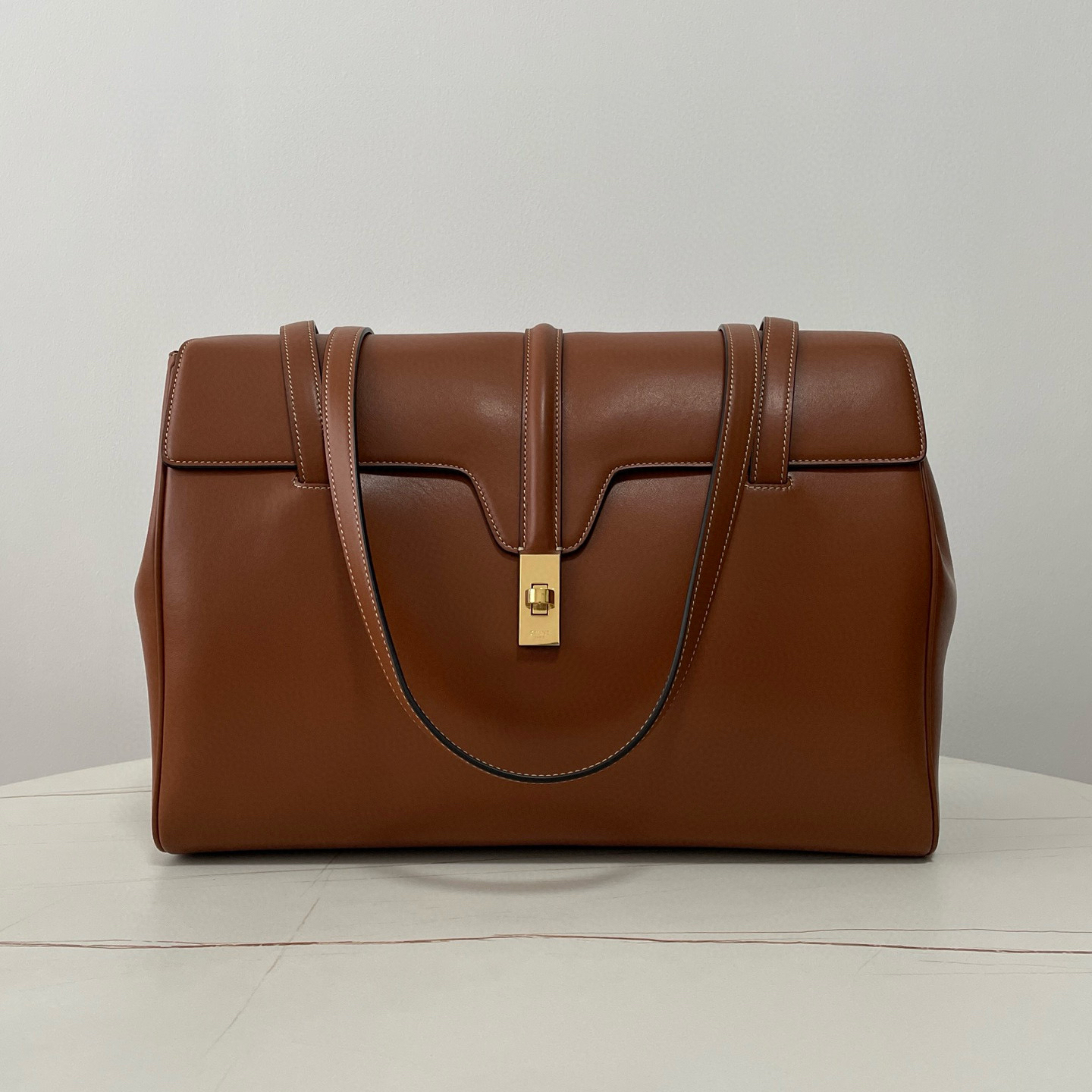頂級復刻高仿Celine*Soft16系列手提袋棕色大號 99%真