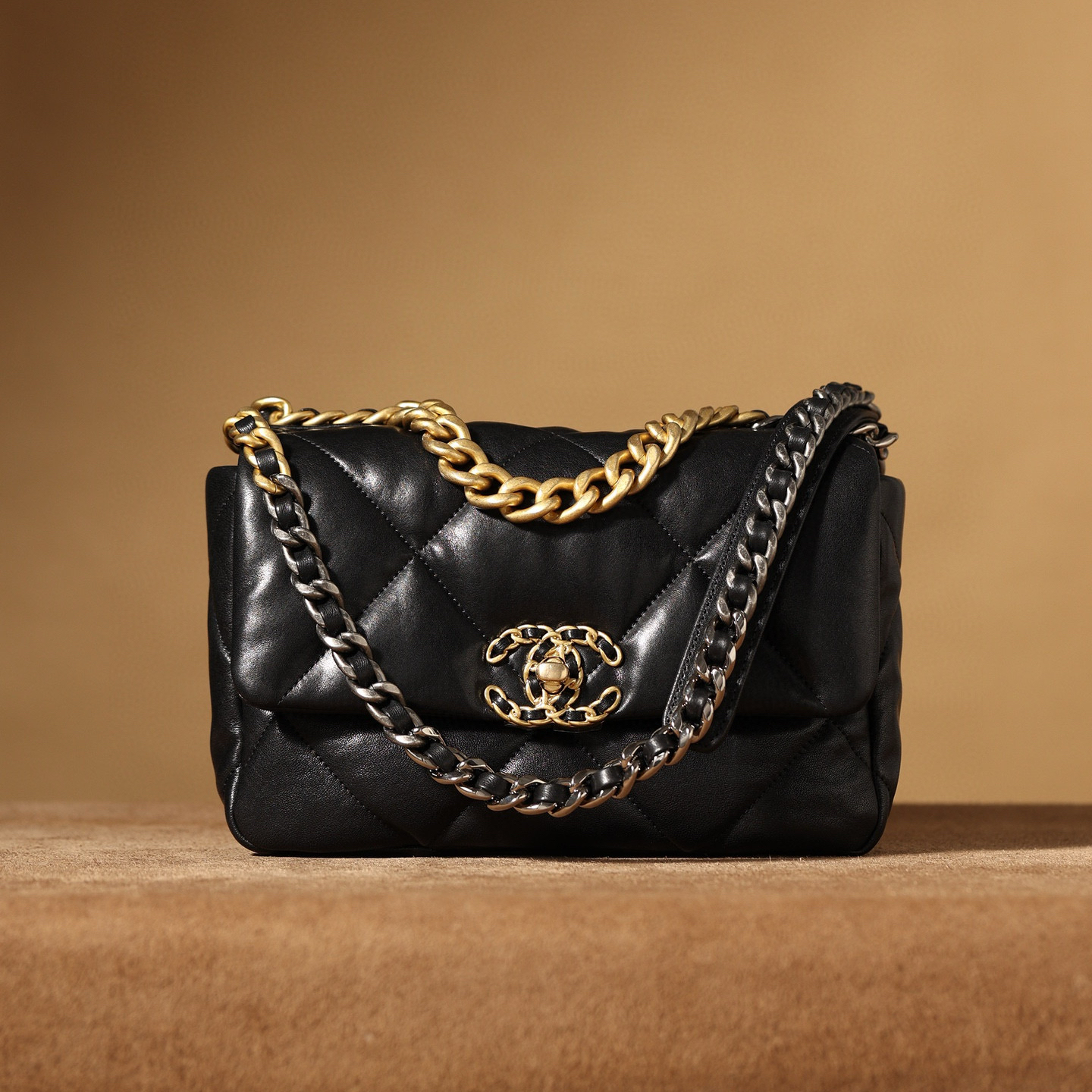 頂級復刻高仿香奈兒Chanel*19Bag系列小羊皮口蓋包黑色XS 99%相似