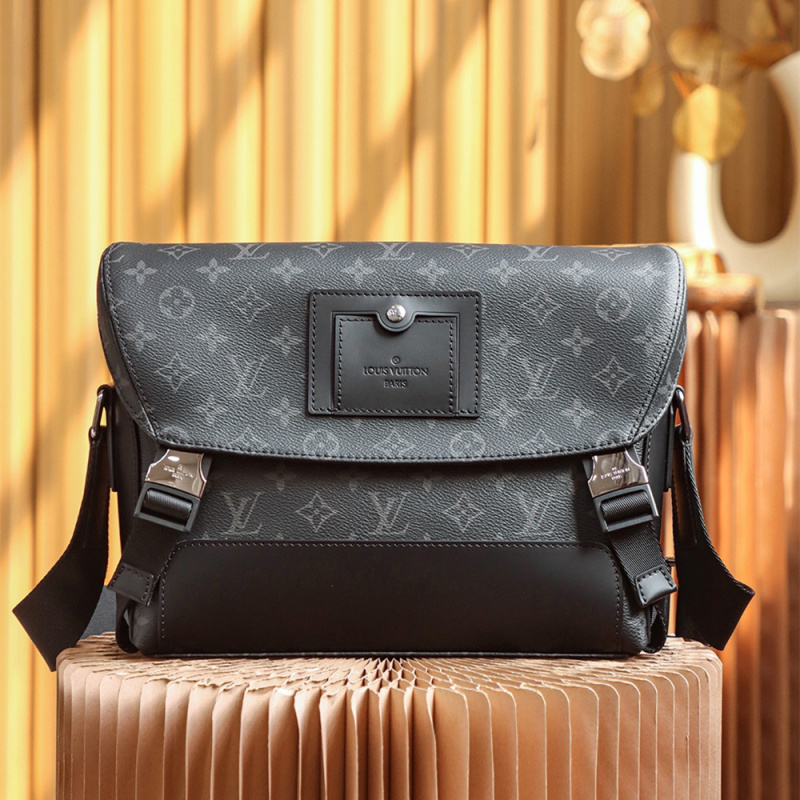 頂級復刻高仿Louis Vuitton-Voyager系列男士郵差包 99%真