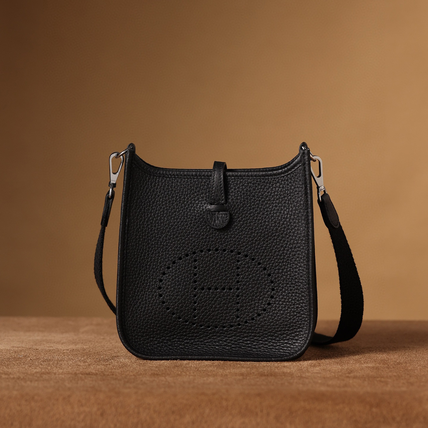 1:1復刻高仿Hermes bag 手袋 Evelyne16系列黑色銀扣 99%真