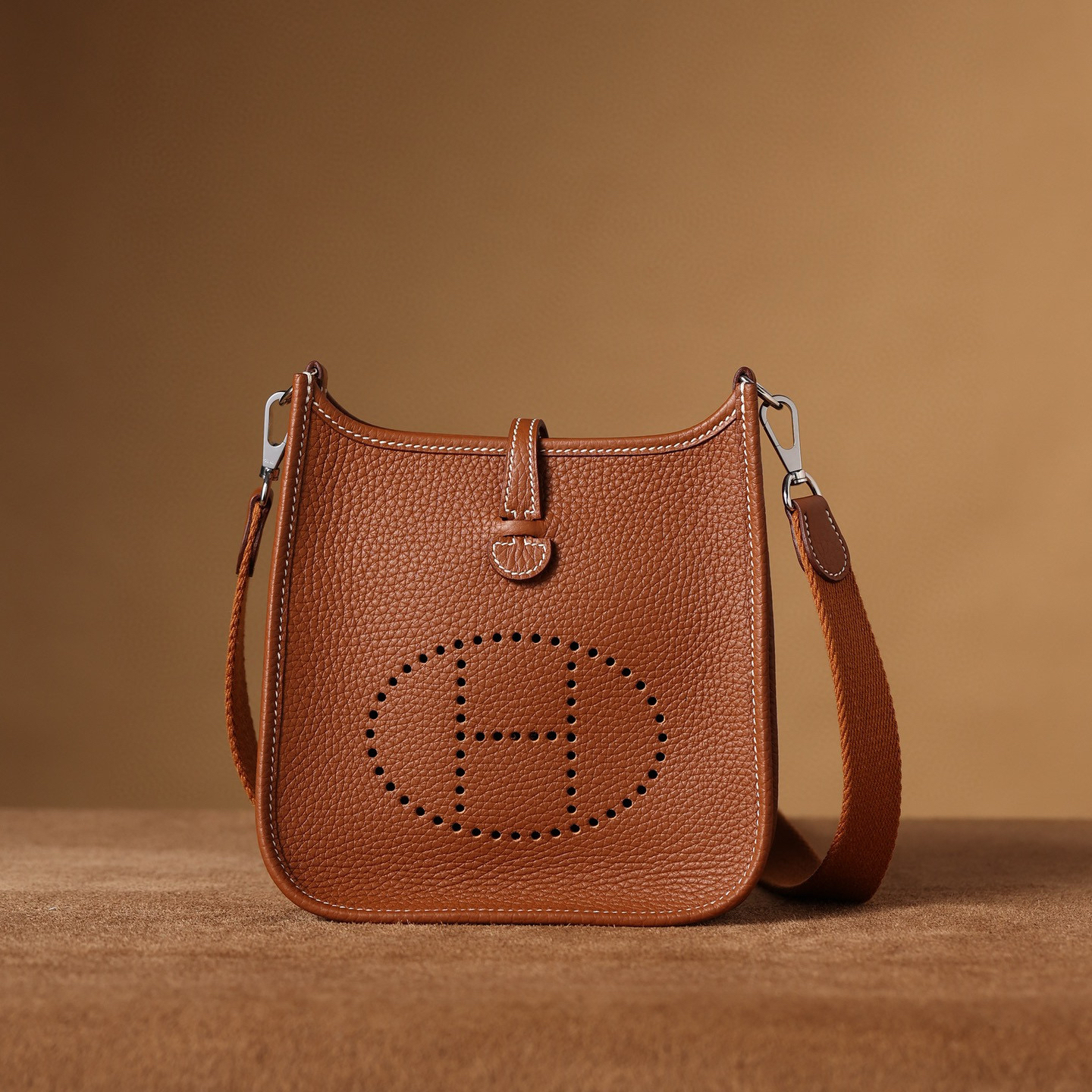 1:1復刻高仿Hermes bag 手袋 Evelyne16系列金棕色銀扣 99%真