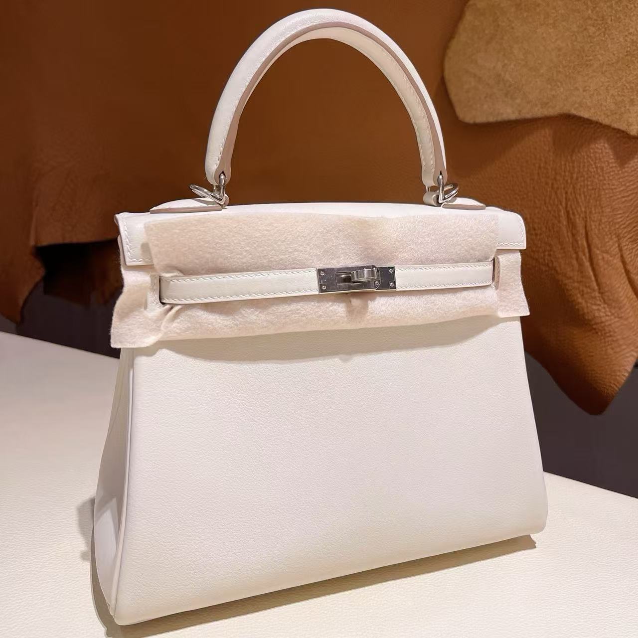 1:1復刻高仿Hermes bag 手袋 Kelly25內縫EP皮奶昔白銀扣 99%真
