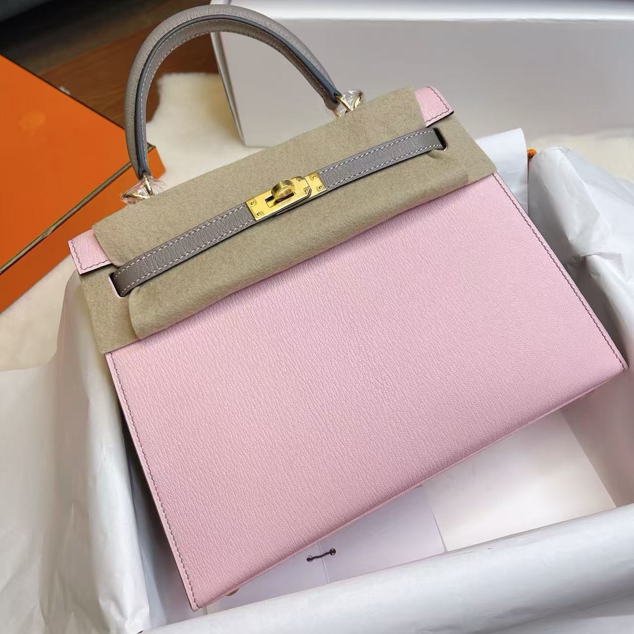 1:1復刻高仿Hermes bag 手袋 Kelly25法羊皮樱花粉金扣 99%真