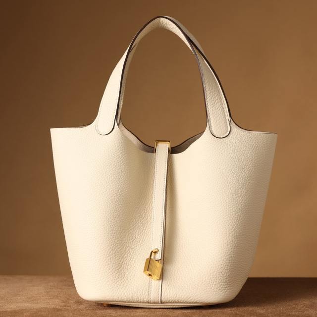 Hermès Picotin Lock 22｜奶昔白TC皮｜金扣