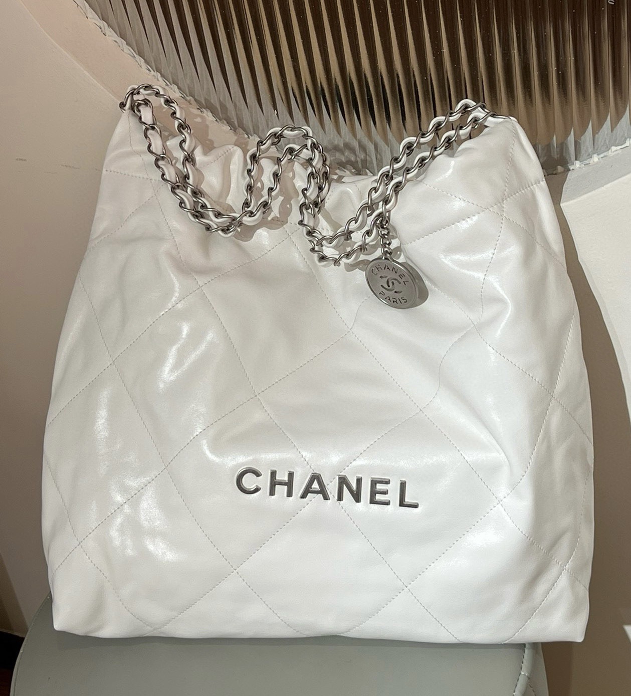 Chanel 22 Bag購物袋 白銀小號 銀色LOGO